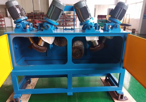 máquina de limpieza con cepillos de acero
